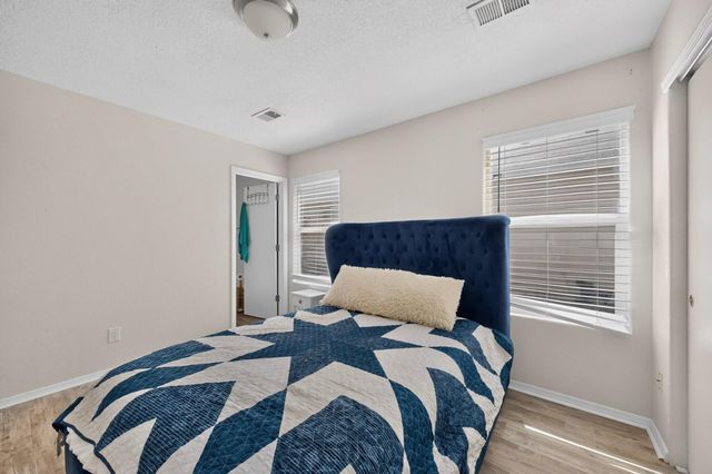 1104 Casa Roja Place NW, Albuquerque, NM 87120