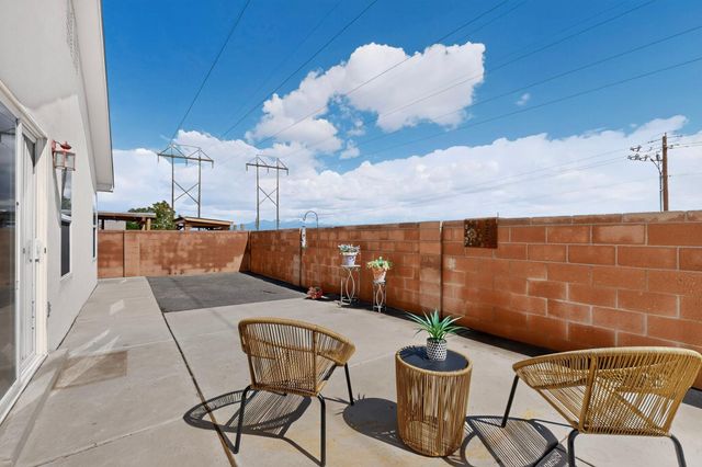 1104 Casa Roja Place NW, Albuquerque, NM 87120
