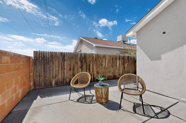 1104 Casa Roja Place NW, Albuquerque, NM 87120