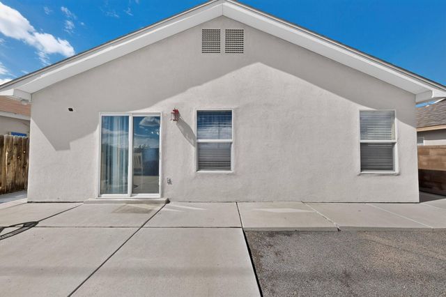 1104 Casa Roja Place NW, Albuquerque, NM 87120