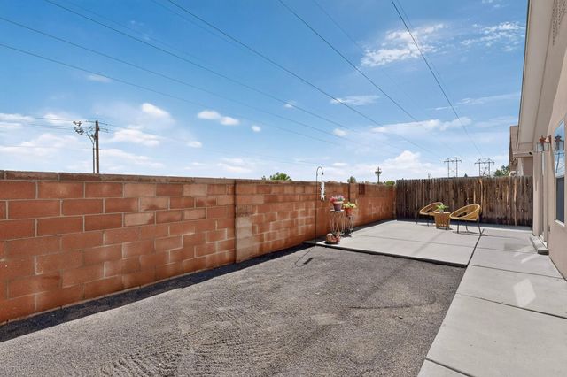 1104 Casa Roja Place NW, Albuquerque, NM 87120