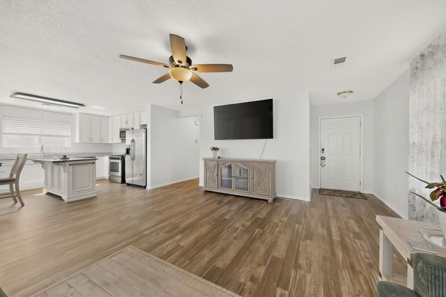 1104 Casa Roja Place NW, Albuquerque, NM 87120