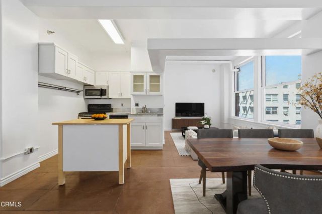 215 W 7th Street 1003, Los Angeles, CA 90014