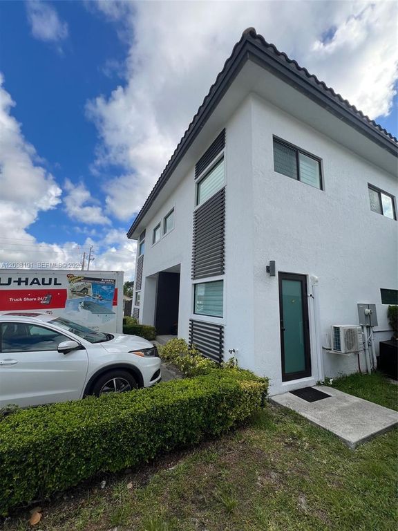 20007 SW 122nd Ct 20007B, Miami, FL 33177
