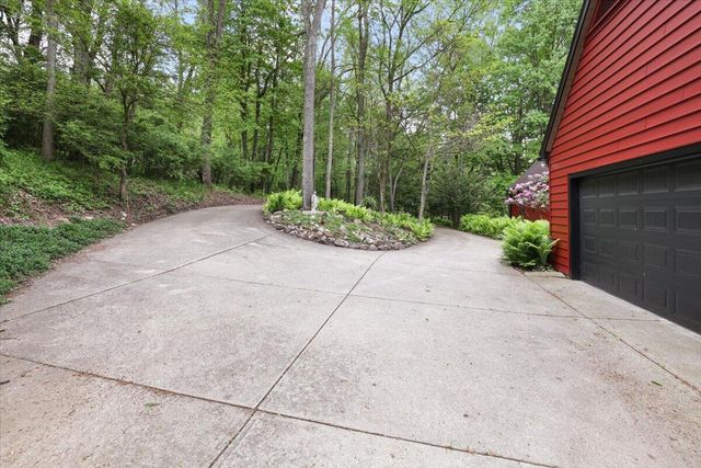 261 Fern Hill Drive, Granville, OH 43023