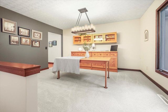 261 Fern Hill Drive, Granville, OH 43023