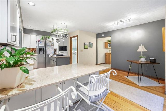 261 Fern Hill Drive, Granville, OH 43023