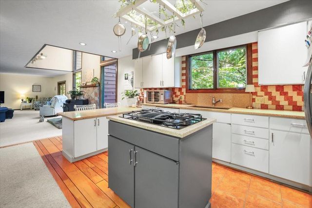 261 Fern Hill Drive, Granville, OH 43023