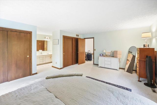 261 Fern Hill Drive, Granville, OH 43023