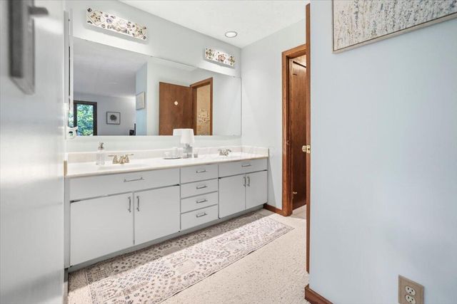261 Fern Hill Drive, Granville, OH 43023