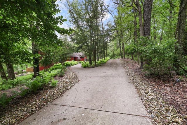 261 Fern Hill Drive, Granville, OH 43023