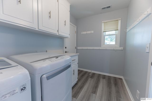 5810 S 105th Street, Omaha, NE 68127