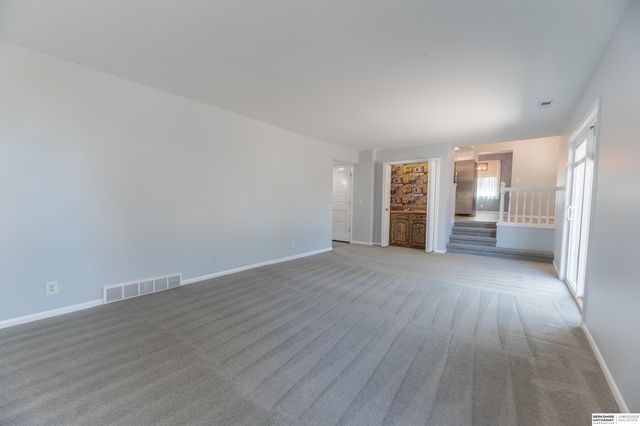 5810 S 105th Street, Omaha, NE 68127