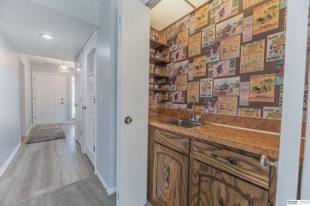 5810 S 105th Street, Omaha, NE 68127