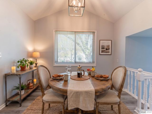 5810 S 105th Street, Omaha, NE 68127