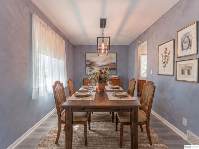 5810 S 105th Street, Omaha, NE 68127