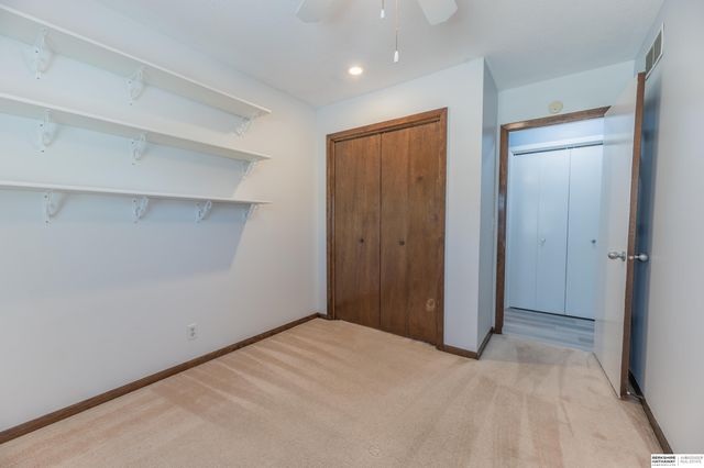 5810 S 105th Street, Omaha, NE 68127