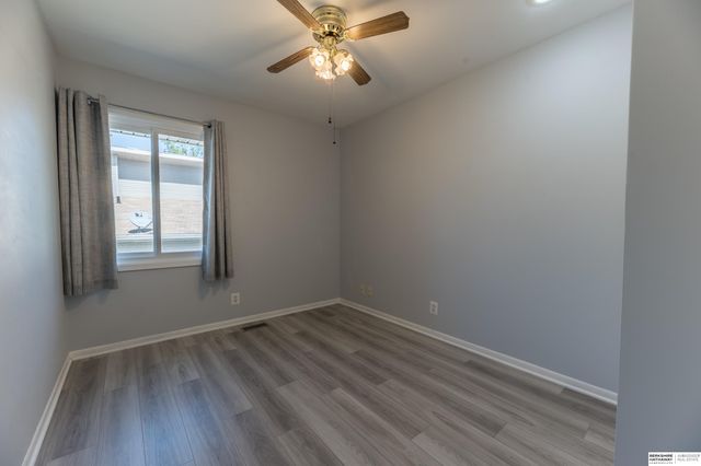 5810 S 105th Street, Omaha, NE 68127