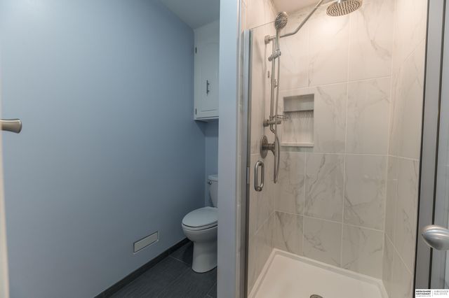 5810 S 105th Street, Omaha, NE 68127