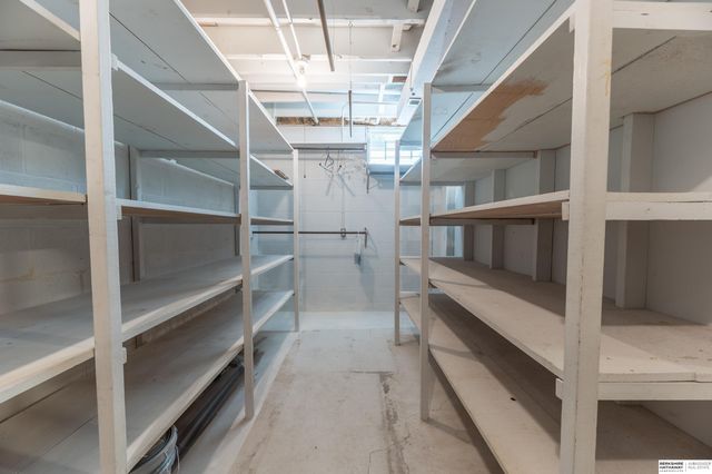 5810 S 105th Street, Omaha, NE 68127