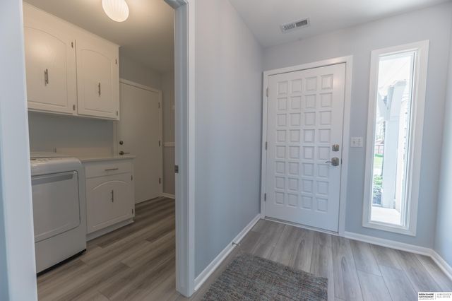 5810 S 105th Street, Omaha, NE 68127