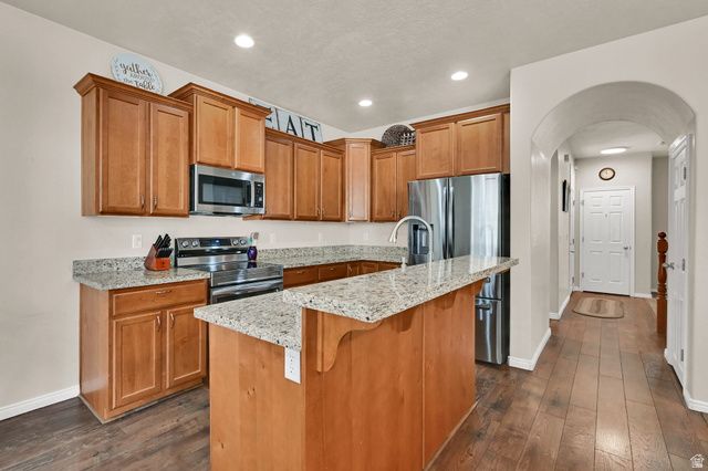 1064 DARCY DR, North Salt Lake, UT 84054