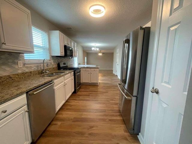 408 Canoga Court, Mcdonough, GA 30253