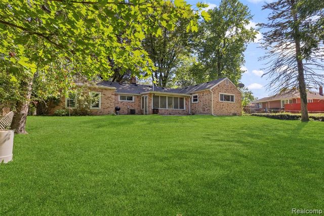 32400 Woodbrook Drive, Wayne, MI 48184