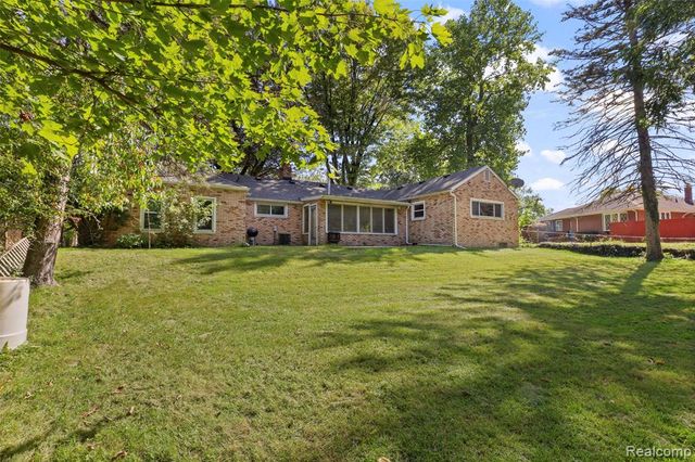 32400 Woodbrook Drive, Wayne, MI 48184