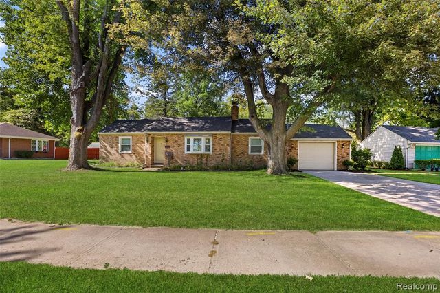 32400 Woodbrook Drive, Wayne, MI 48184
