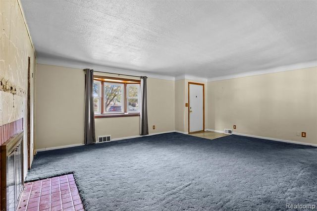 32400 Woodbrook Drive, Wayne, MI 48184