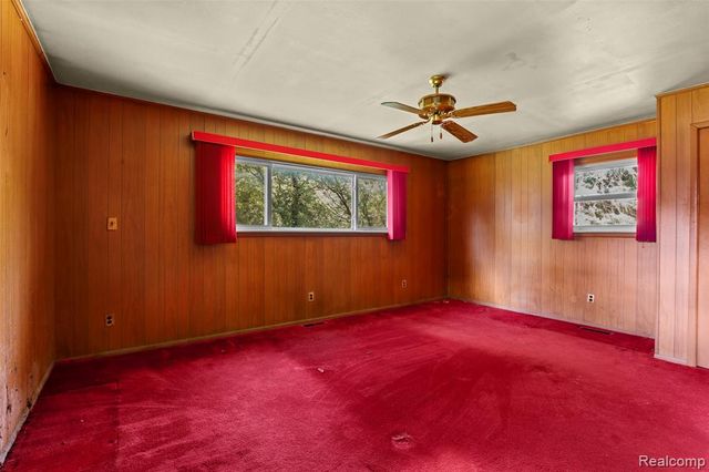 32400 Woodbrook Drive, Wayne, MI 48184