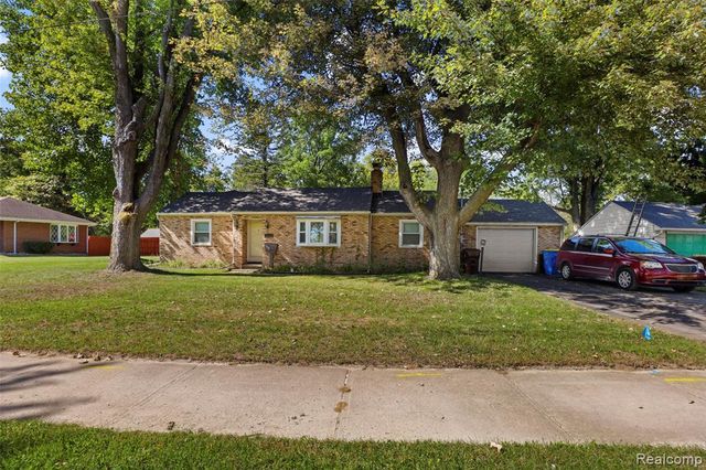 32400 Woodbrook Drive, Wayne, MI 48184