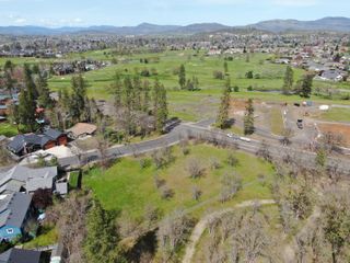 Echo Way, Eagle Point, OR 97524