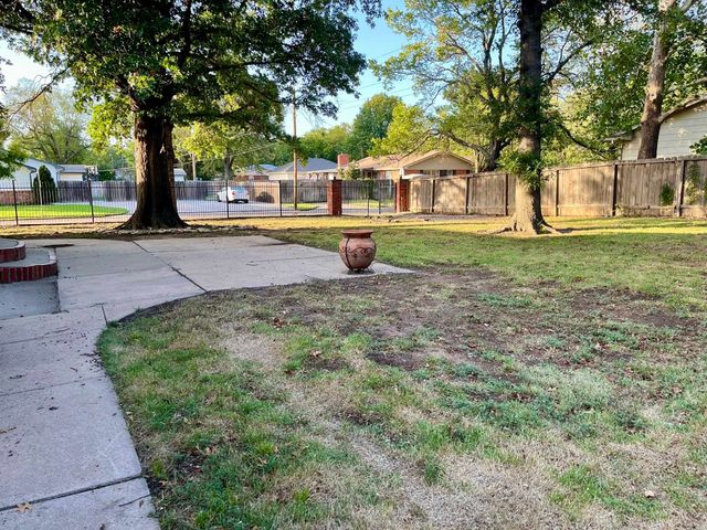 1156 N Waddington, Wichita, KS 67212
