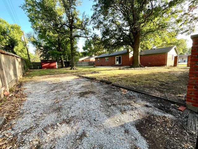 1156 N Waddington, Wichita, KS 67212
