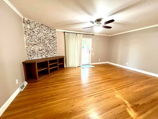 1156 N Waddington, Wichita, KS 67212