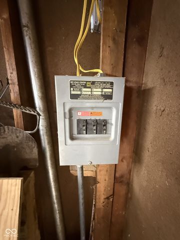 5826 Greenfield Avenue, Indianapolis, IN 46219