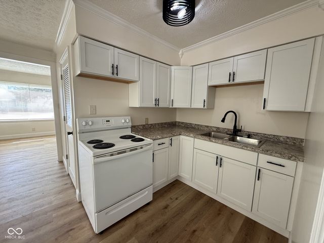 5826 Greenfield Avenue, Indianapolis, IN 46219