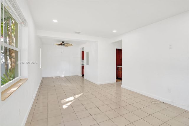 5985 SW 41st St Front, Miami, FL 33155