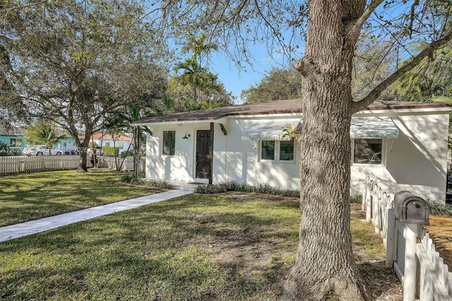 5985 SW 41st St Front, Miami, FL 33155