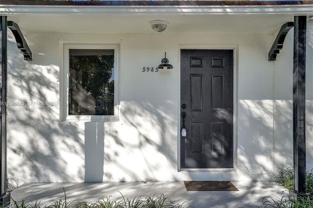 5985 SW 41st St Front, Miami, FL 33155