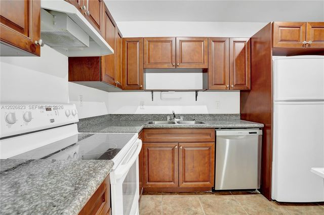 5985 SW 41st St Front, Miami, FL 33155