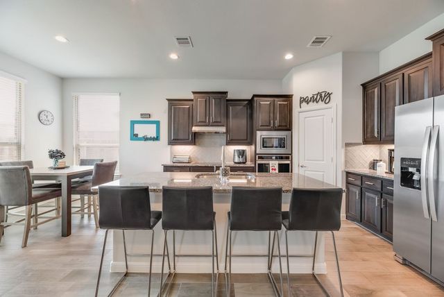 7807 Links Drive, Arlington, TX 76001