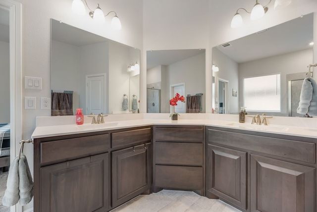 7807 Links Drive, Arlington, TX 76001