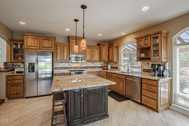 3270 Larue Drive, Medford, OR 97504