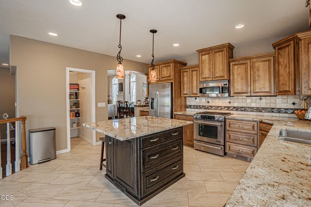 3270 Larue Drive, Medford, OR 97504