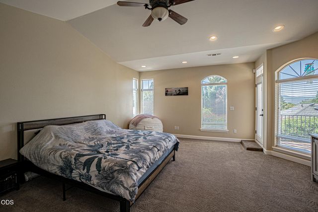 3270 Larue Drive, Medford, OR 97504