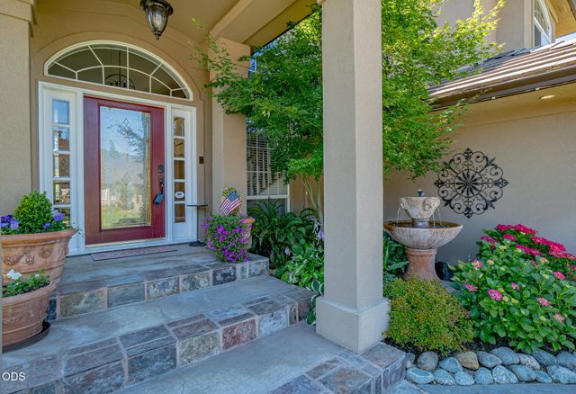 3270 Larue Drive, Medford, OR 97504
