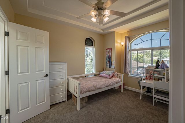 3270 Larue Drive, Medford, OR 97504